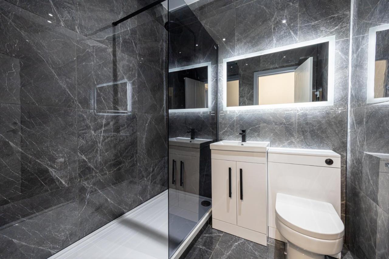 Holiday home Stunning Abode - Cinema Experience - Parking