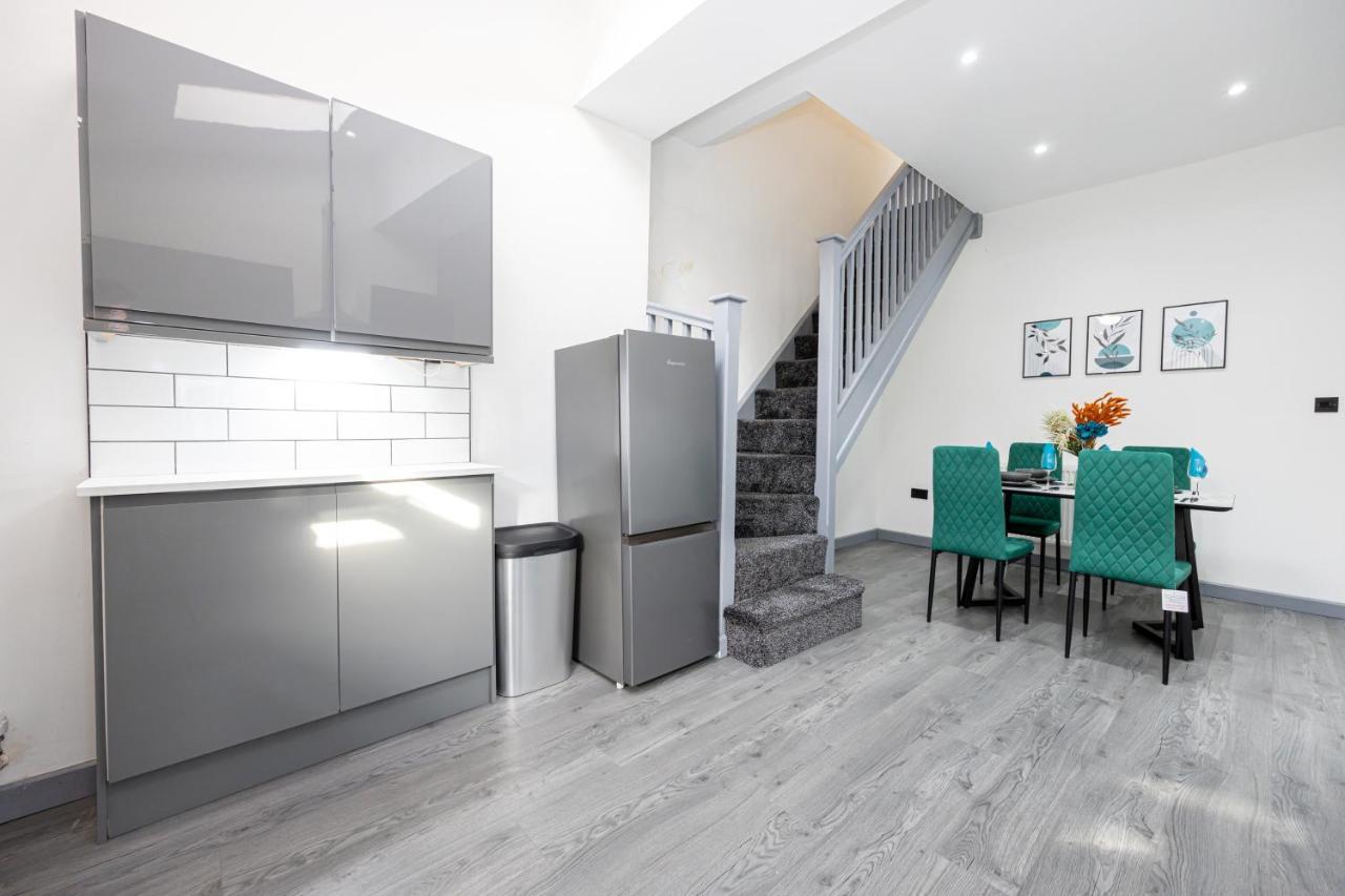 Holiday home Stunning Abode - Cinema Experience - Parking